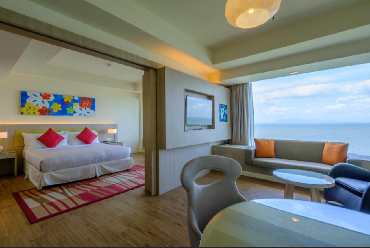 Mercure Penang Beach Tanjung Bungah  Exterior foto